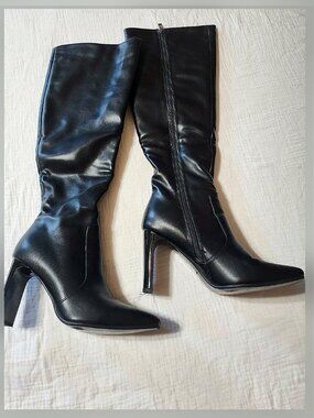 No labels size 7 over the knee black faux leather boots 4 inch heel